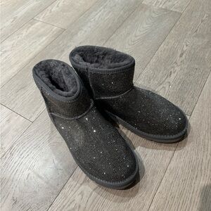 Natural fur boots